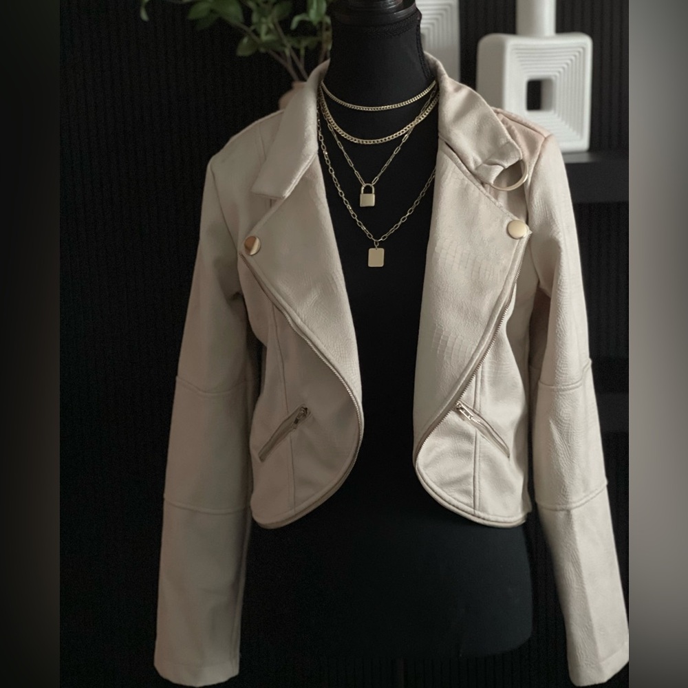 Blu Pepper (Versona) Crop Faux Suede Jacket